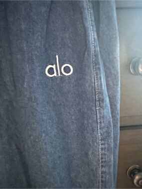 ALO Yoga Dark Blue Wide Leg Jeans